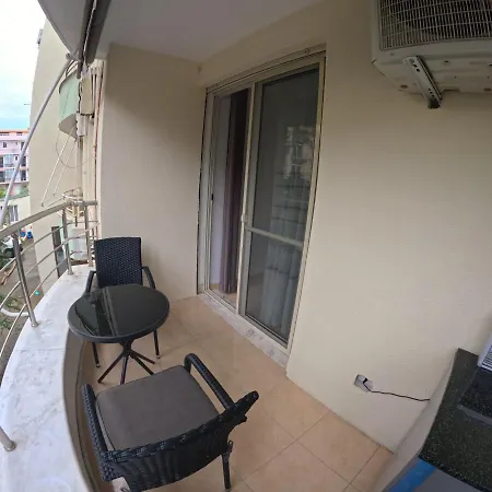 Sunny Appartamento Golem (Tirana)